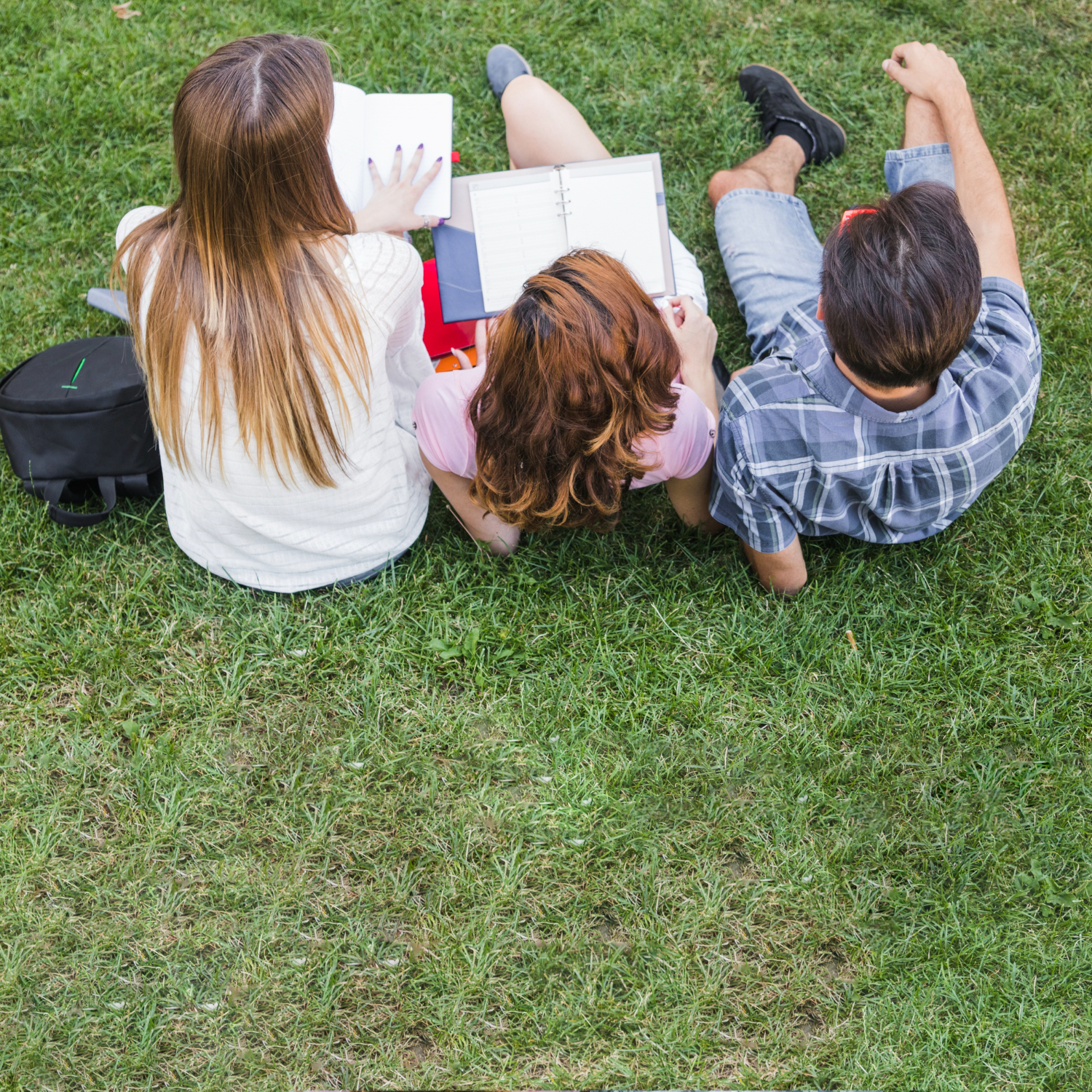 Обучение по графику или тотальный отдых: психолог о том, каким должен быть досуг детей летом